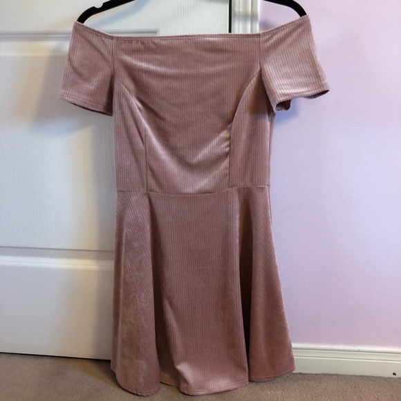 Off the shoulder dress - Picture 2 of 3